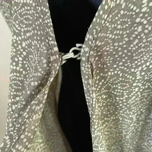 Cabi Vest #365 Sheer Chiffon Sleeveless Tunic Vest Women size M - Picture 7 of 10